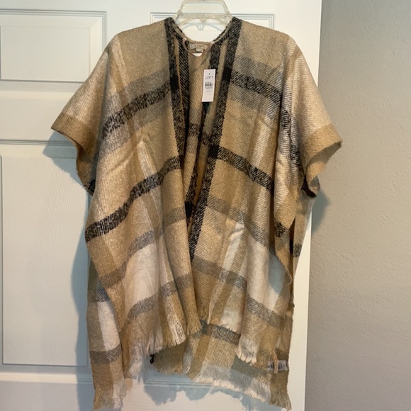 LOFT Plaid Poncho - Picture 4 of 10